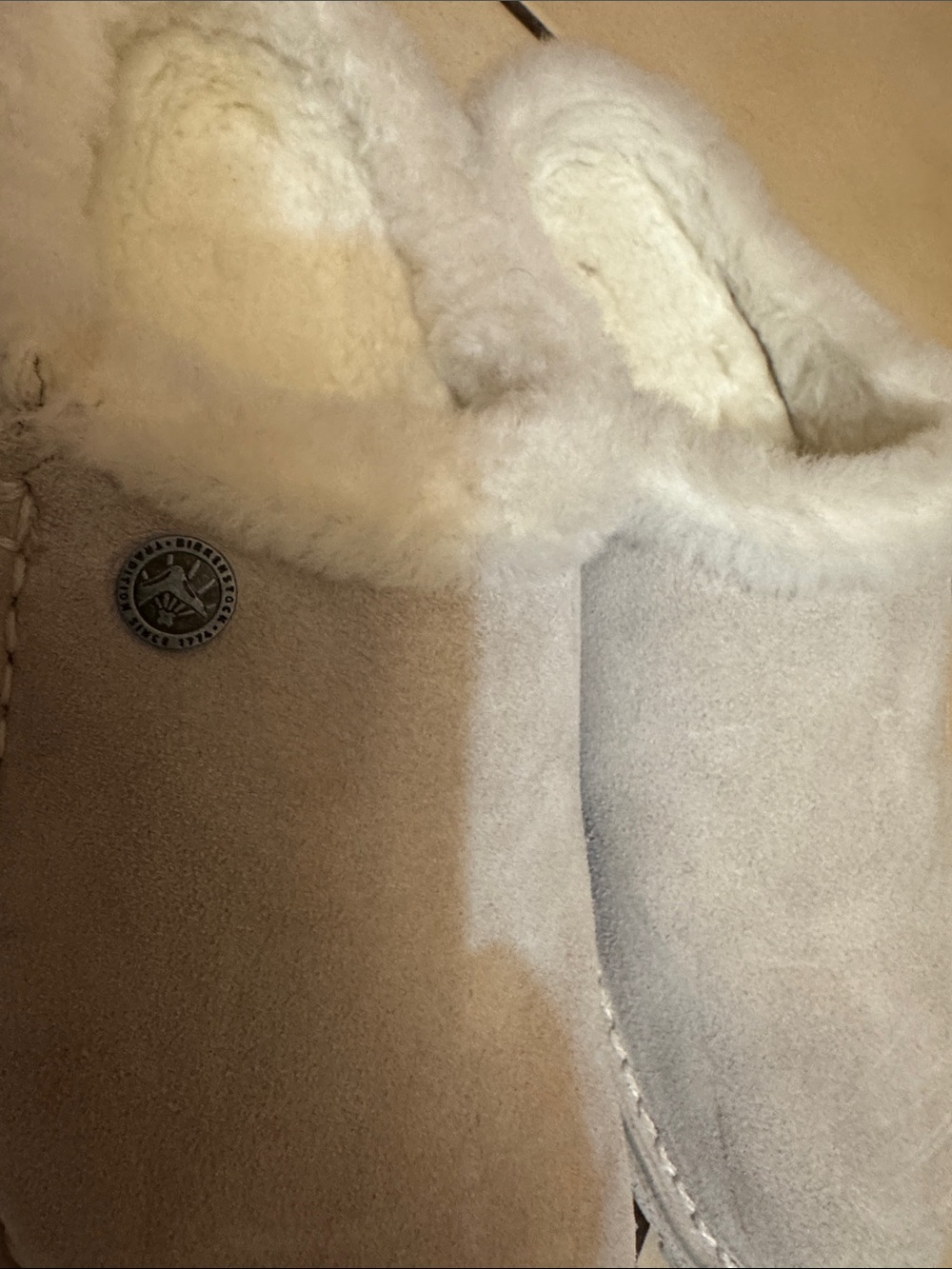 Birkenstock Cream with genuine Shearling Slippers - Picture 2 of 6